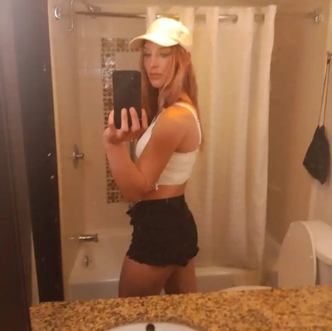 Long Beach, CA Snowbunny Slim-Thick Escort — In-Call & Out-Call - 1