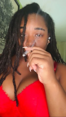 Knoxville TN Outcalls — Female Escort (4'9, long locs, DDDs) - 1