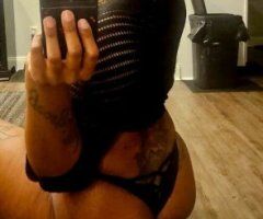 Tall 6'0 Mature Escort (Over 35) — In-calls Only, Discreet Visits - Image 5