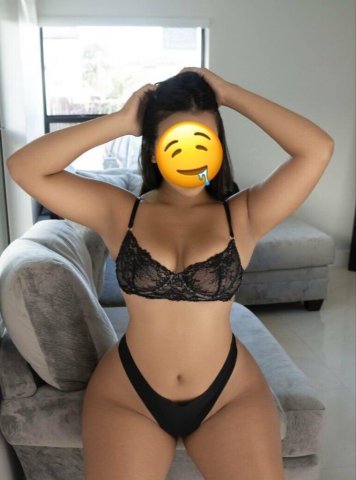 Queens Female Escort — first class pleasure, fetish & party play (cash only) - 1