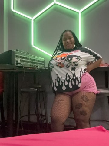 Thick women looking for fun — I need a serious, big-spender vibe - 1