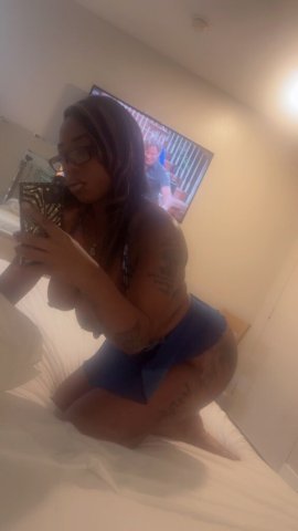 Curvy Incall Tonight: Anal & More — Discreet Fun - 1