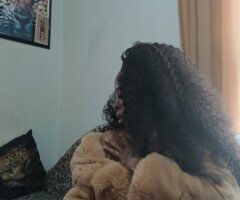 Discreet Incall Female Escort for Massage, Domination & Feet Pleasure - Image 4