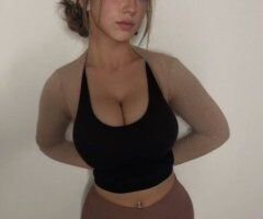 Brianna — discreet texts or calls for a 24-year-old visit - Image 4