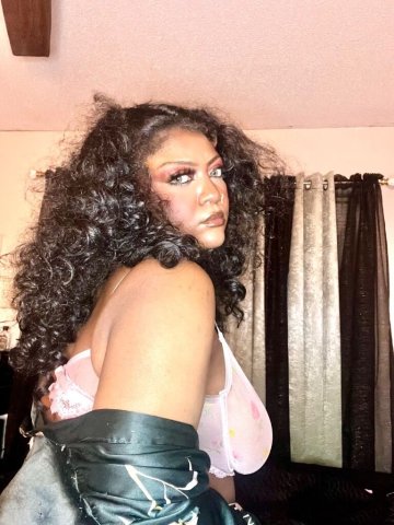 Incall only — luxury-style erotic fun with a curvy seductress (Nashville) - 1