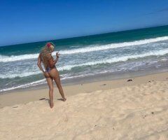 Petite Blonde Bombshell (21) — Medford Wonderland Fun ✨ - Image 5