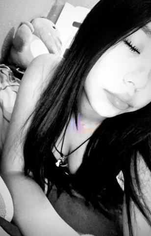 Vanessa (22) — Nueva Latina - 1