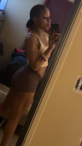 Late-night Baltimore female escort for incalls—sweet & spicy nights - 1