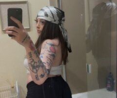 South Sac fun morning hang with massage, bath party + strip vibe - Image 9