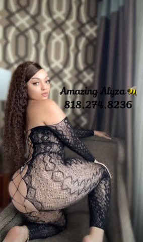 Burbank Airport Natural Bombshell (Green Eyes, 34DD) — Verified Facetime - 1