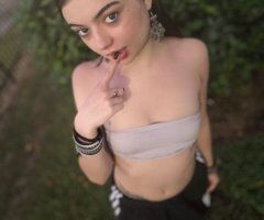 Favorite Girl XXX — 19 (Houston) Incall & Outcalls - Image 3