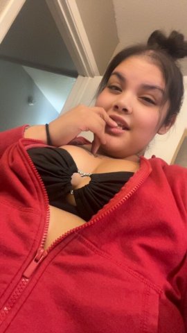 Des Moines Iowa Female Escort — Throat Service - 1