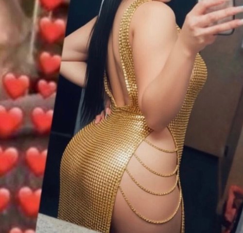 Chicago IL Female Escort — Curvy Girlfriend Experience - 1