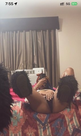Valentine’s fun in Long Beach — petite 5'5 female escort (no bare) - 1