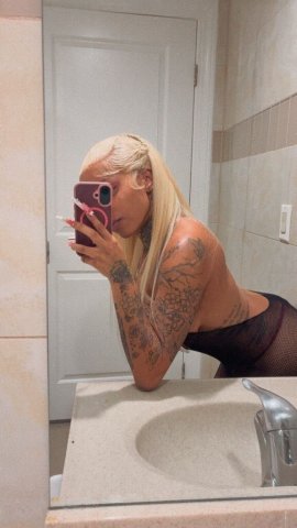 Incall/Outcall Escort in Cincinnati, OH — Full Service Hosting - 1