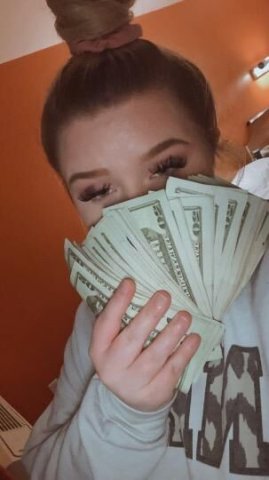 Dayton Female Escort — Fansly + X meet requests (booking deposit) - 1