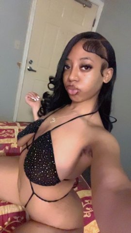 Incall + Outcall Female Escort in Portland, OR - 1