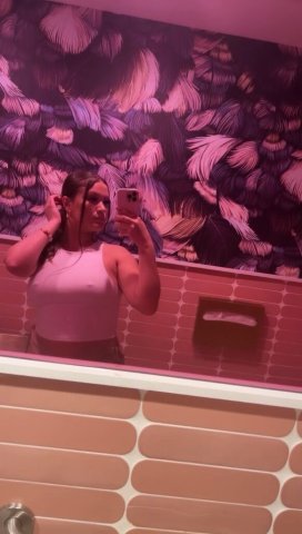 Sacramento Female Escort — FaceTime Shows & Dinner Dates - 1