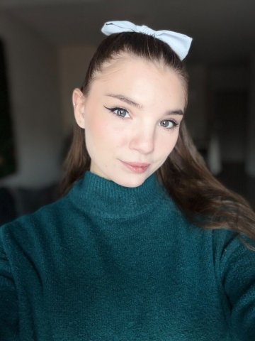 Peoria IL Ukrainian Student Girl (24) — OnlyFans @mialuxe999 - 1