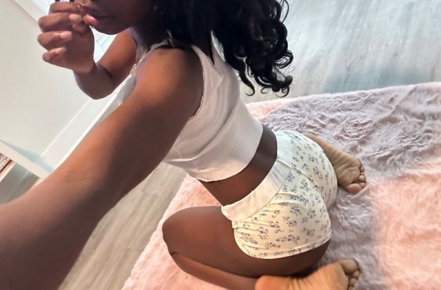 Milwaukee WI Female Escort — Petite Incalls, Car Dates & Bbj - 1