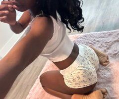 Milwaukee escorts - Milwaukee WI Female Escort — Petite Incalls, Car Dates & Bbj