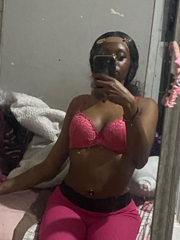Houston Petite Ebony Escort — Super Soaker, Extra Tight Certified Head Doctor - 1