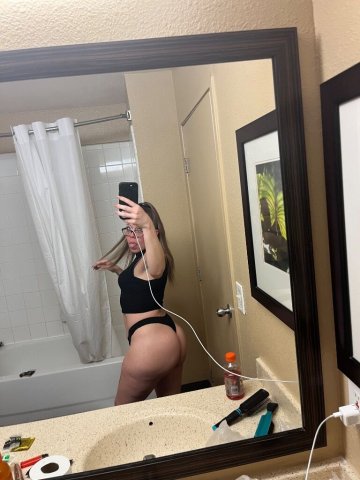 Albuquerque Female Escort — Royal (blue eyes) for in-call or out-call - 1