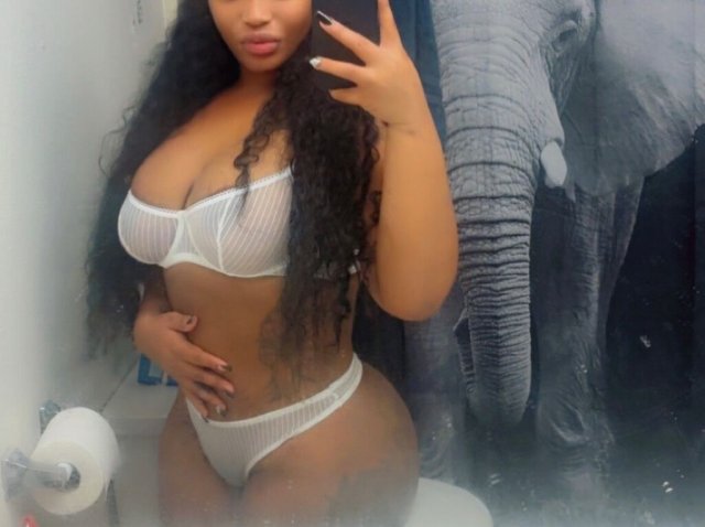 Palmdale/Lancaster CA Female Escort — Sloppy Mouth Attack & Car Specials - 1