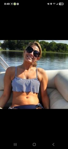 Marie (Allentown) — 5'6, 128 lbs Curvy Female Escort - 1