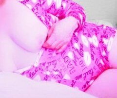 Scarlet Redd — 30 min special - Image 1
