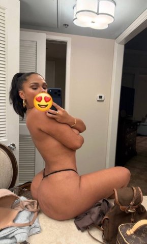 Chica latina joven en South Bend, IN — sexo, masaje y BBJ - 1