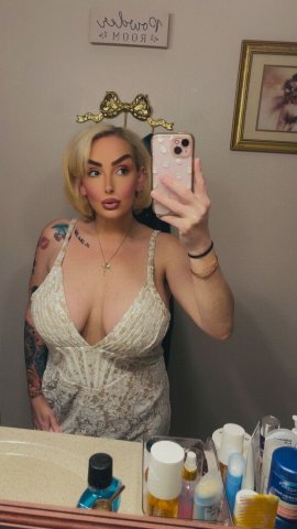 Karma — Blonde outcall only female escort (Treasure Coast) for upscale companionship & body massage - 1