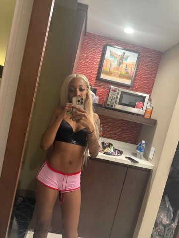 Young & fun — 5'7 brownskin skinny shaved for live verification - 1