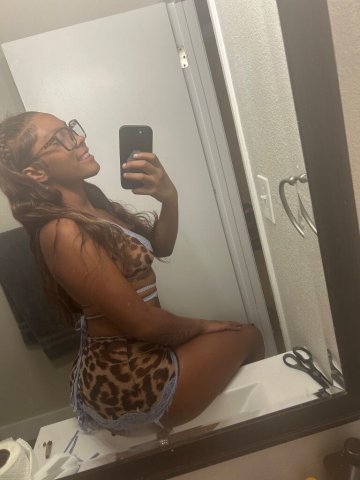 Minneapolis/St. Paul Nuru Massage Specialist — Party-Friendly & Overnight Companionship (Cash Only) - 1