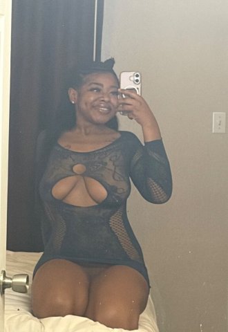 Jade Aurelia (21) — North Bay CA Female Escort for 34DDD bust + playful time - 1