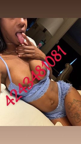 Petite Buena Park Woman — incalls & outcalls, massages & QV specials - 1