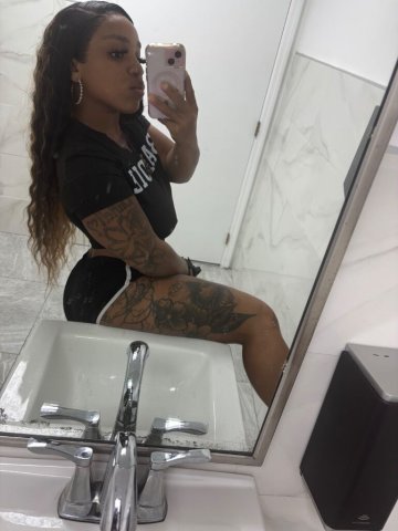 Miami Deep Throat Goddess — discreet face time verification - 1