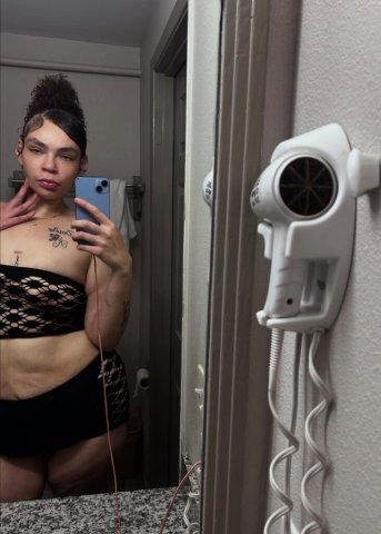Tacoma Exotic Female Escort — discreet car dates & outcall (gas deposit) - 1