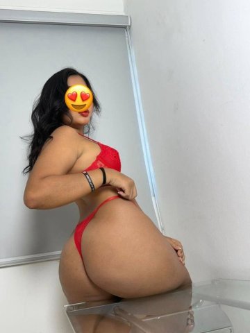 Latina joven — nueva aquí, GFE y servicio completo (South Bend, IN) - 1