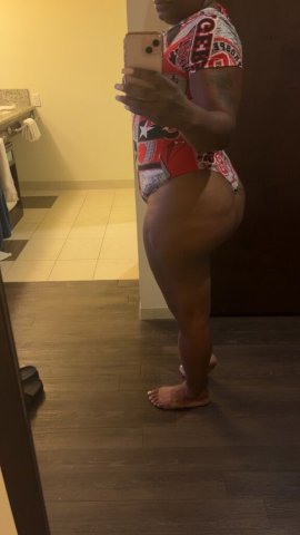 Columbia Female Escort — Chocolate Drippin outcalls in Sumter & Pinewood areas - 1