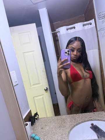 Diamond  Petite Fantasy Girl — Incalls & Outcalls (Portland) - 1