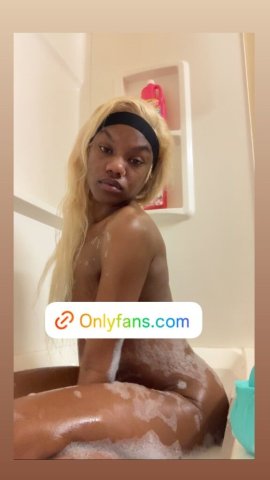 San Diego, CA Petite Curvy Female Escort — Incalls, Outcalls & Massage Special - 1