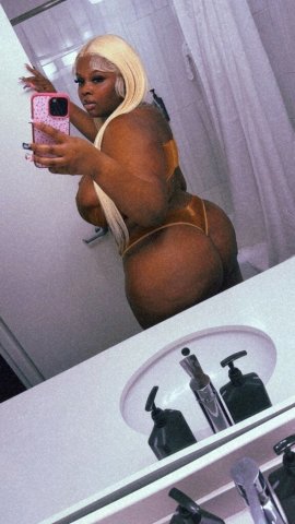 Thick Soft Body Worship Incalls/Outcalls — FaceTime or Google Meet - 1