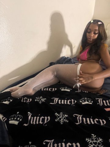 Long Beach CA Female Escort — In-call hosting, custom content, private dances - 1