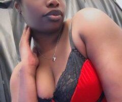 Minneapolis / St. Paul Female Escort — Snapchat & Twitter - Image 2