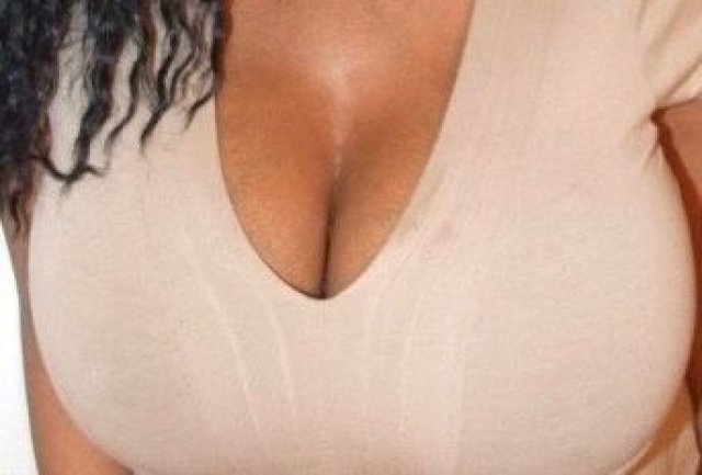 Cleveland OH Female Escort — Outcall special 80, text 28 - 1