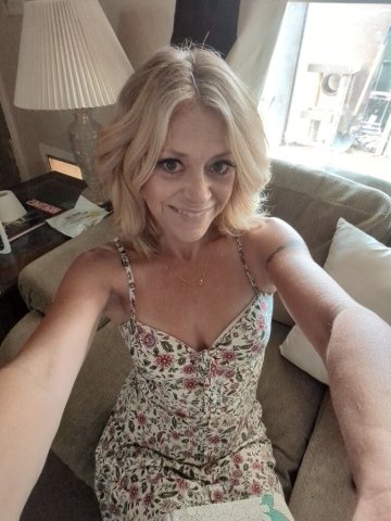 Stoner Milf in East Mesa — Lingerie Hangouts (Calls in Mesa, Outcall Phoenix) - 1