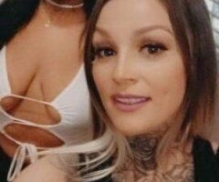 Tattooed Barbie Barbie-style hang with two best friends - Image 3