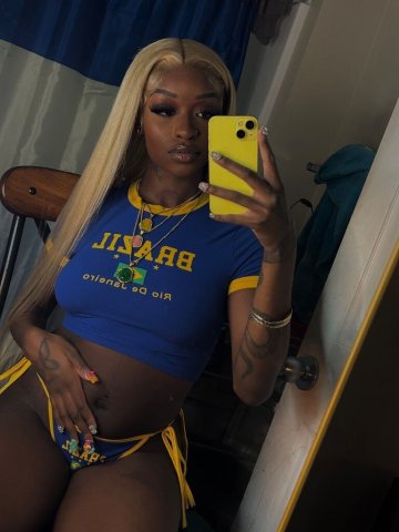 Ari, 23 — Upscale Raleigh-Durham Female Escort (Incalls & Outcalls) - 1