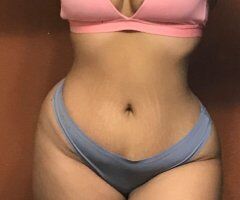 Miami escorts - Sexy & Discreet Curvy Petite Female Escort (All-Natural)